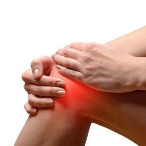 Les douleurs articulaires peuvent être causées par un rhumatisme chronique