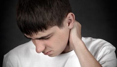 Comment se manifeste l'ostéochondrose cervicale chez l'homme 