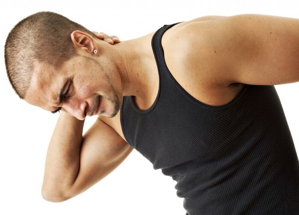 douleur au cou due à l'ostéochondrose cervicale