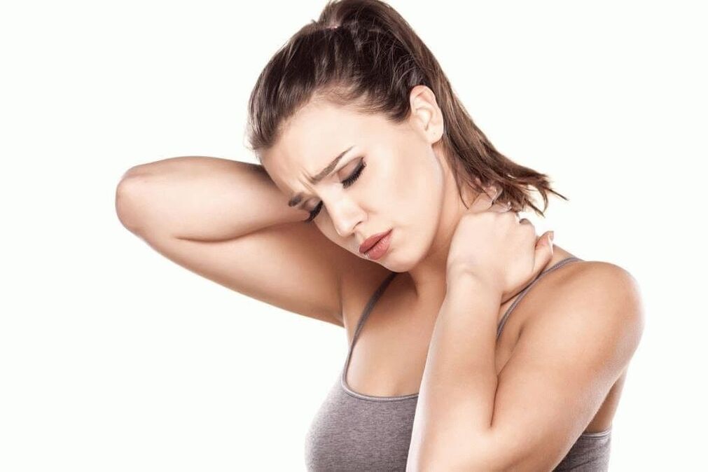 douleur intense au cou et aux omoplates due à une ostéochondrose cervicale